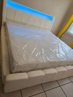King Sizes bed with Mattress