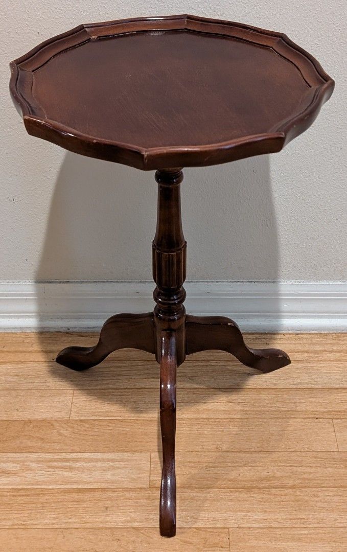 Scalloped Top Tripod Wine / Side Table