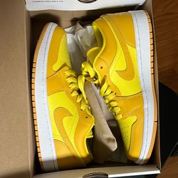 Air Jordan 1 Low (Wmns 8)