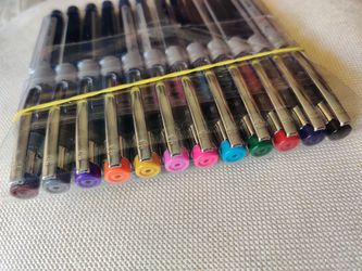 New Set Of Artist Markers 40pc Dual Tip for Sale in Moreno Valley, CA -  OfferUp