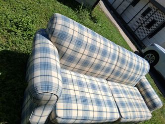 Small sofa must pick up