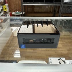 NUC Model NUC6CAY mini desktop computer 