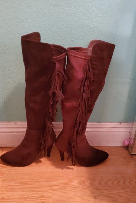 Brown Suede Like Boots..size 8 Womens..knee High Boots..stretchy Material...like New With Fringes