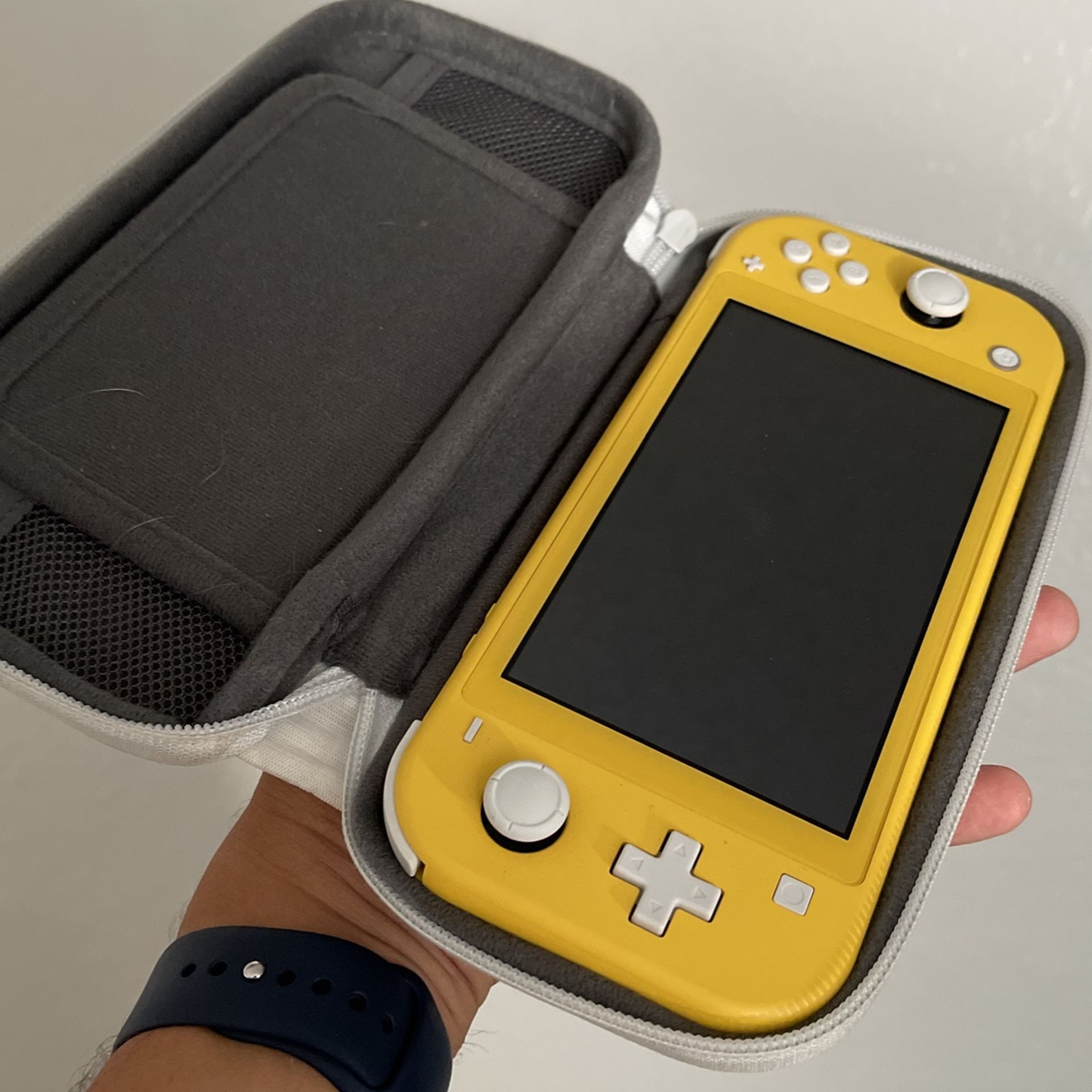 Nintendo Switch Lite for Sale in Moreno Valley, CA OfferUp