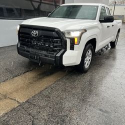 2025 Toyota Tundra 4 Door Low Miles Full Warranty