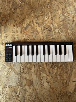 Akai LPK25 mini USB Keyboard No USB Cable
