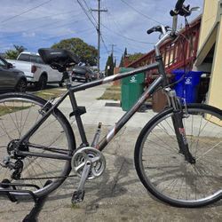 Hybrid Bike Xl Frame
Good Condition Ready to Ride 