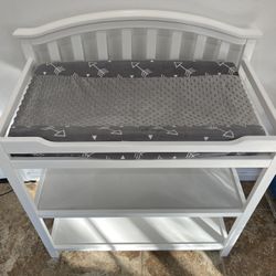 Diaper Changing Table W/ Shelves & Pad W/ Cover 