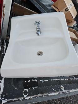 Kohler wall hung restroom sink