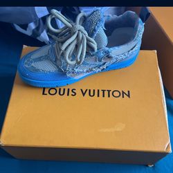 LV stellar Sneaker Size 8 Men’s 