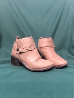 Girls/Toddler tan boots size 12
