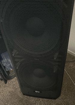 Speaker bluetooth radio memory’s its in very good condition like new use like 4 time no need it do to a new one