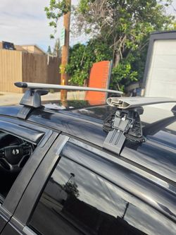 Yakima roof rack cross bars