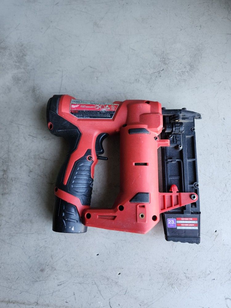 23 GA Milwaukee Nail Gun M12