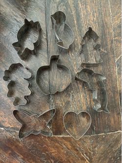 Assorted cookie cutters