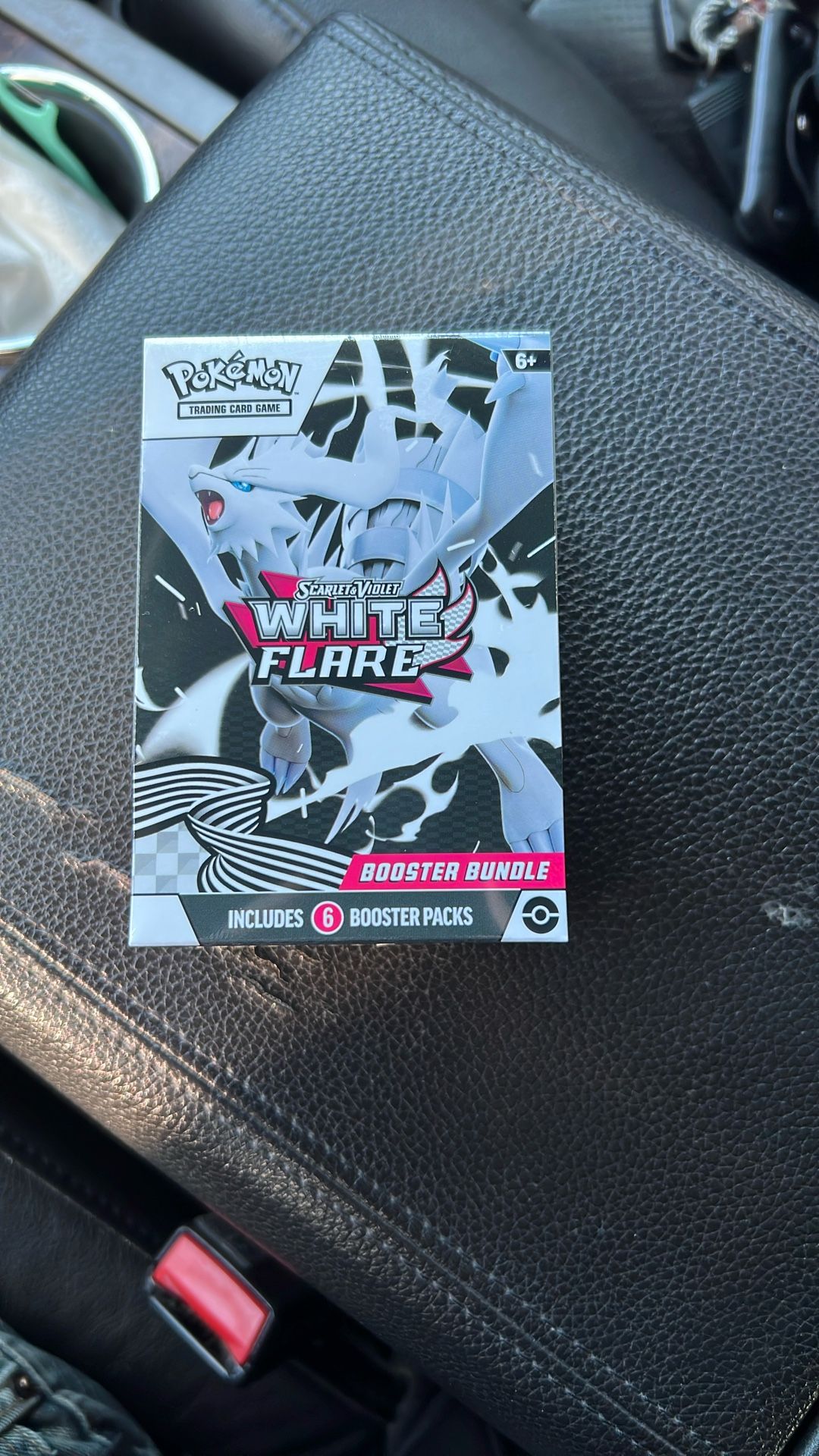 Pokemon White Flare Booster Bundle