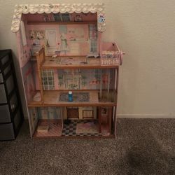 Doll House 