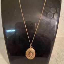 Vintage Photo Gallery Locket Gold Plated Necklace