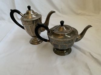Sheffield Pedestal Teapot