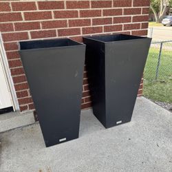 Modern Tall Planters – 30” – Set of 3 (2 Black, 1 Red)