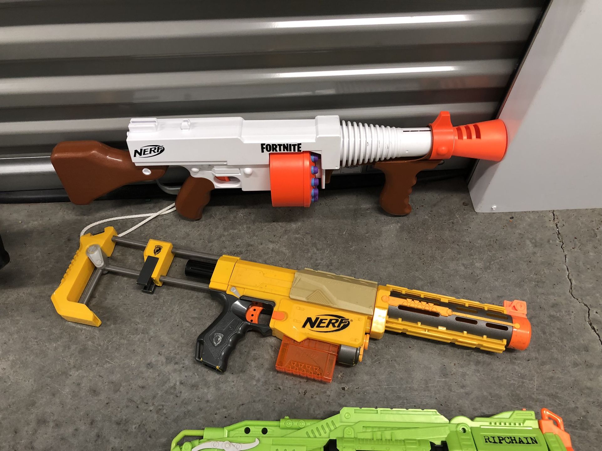 Lot Of Nerf Guns And Ammo 