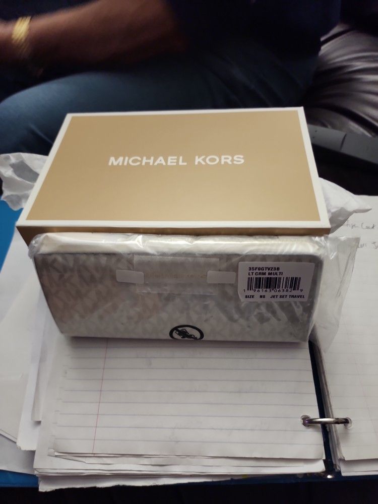 Michael Kors Jet Set Travel Wallet #416