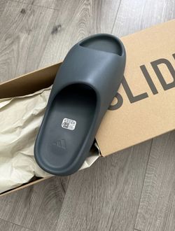 Yeezy Slides Slate Grey
