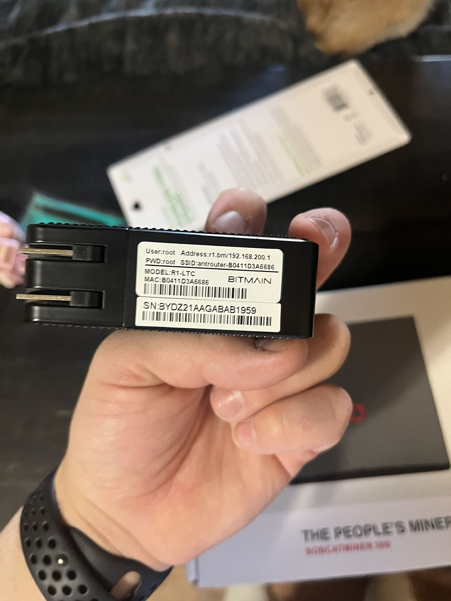 Crypto Miner HNT Bobcat Hot Spot And Antrouter R1