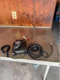 CB radio with portable antenna