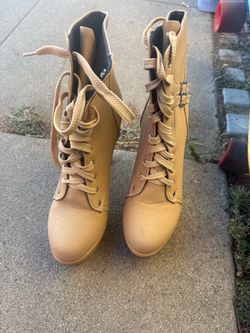 High heel beige boots size 9