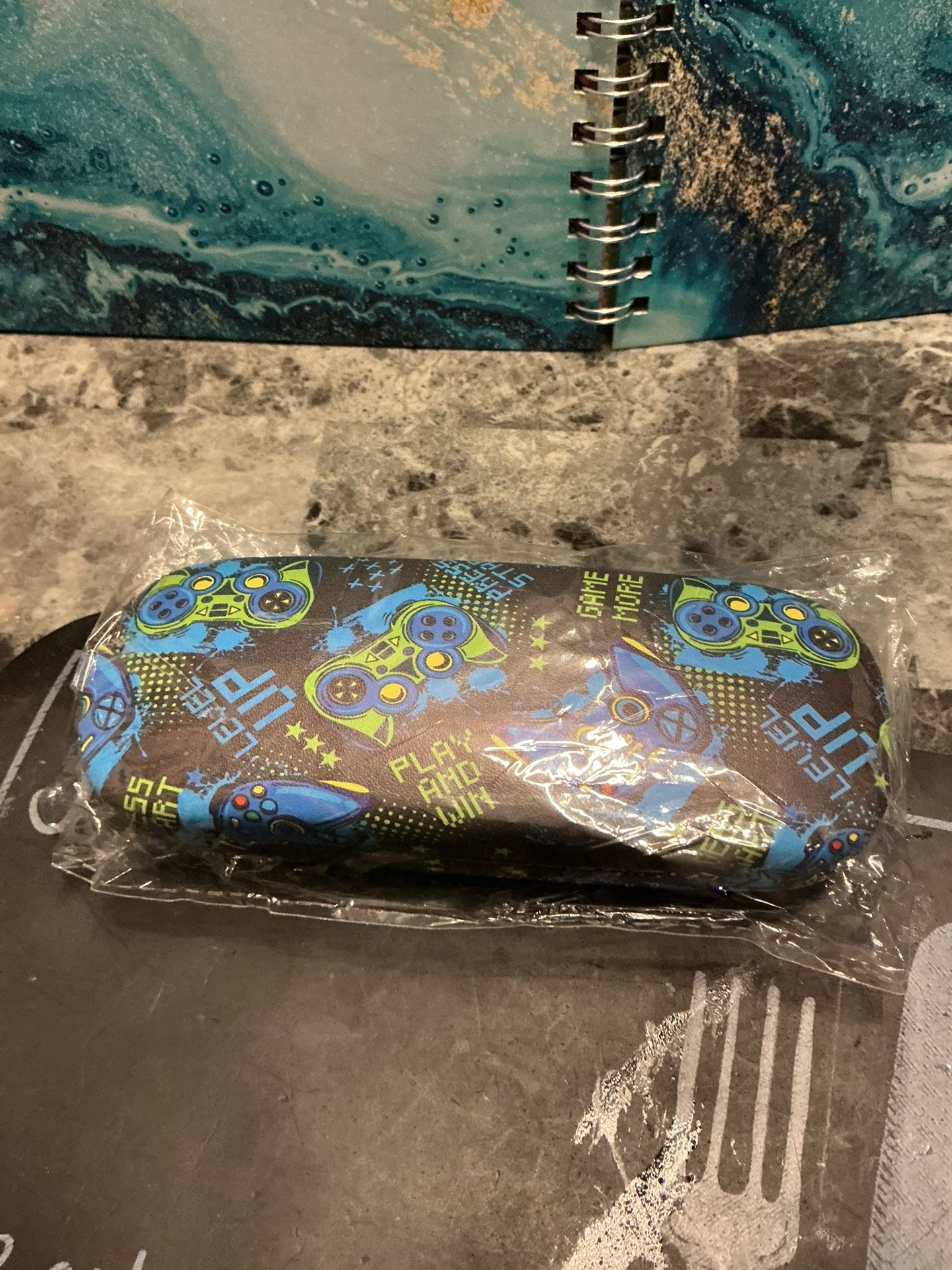 Brand new gamers glass case holder plastic