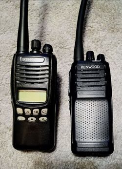2 KENWOOD HANDHELDS WITH BATTERY AND ANTENNA NO CHARGING BASE MODEL # TK-2312-1