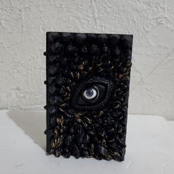 One-Eyed Dragon Devil's Eye Charming Eye Desktop Prop Book Resin Cyclops Art