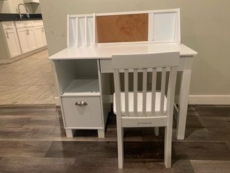 Kids desk