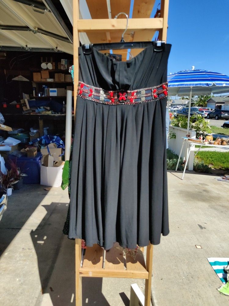 White House Black Market Dresses Size 6 And 8