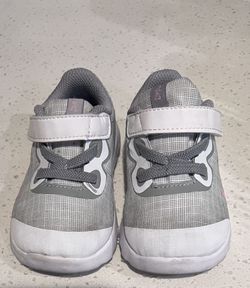 Toddler Girl Nike Shoes/sneakers Size 6C