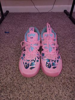 Size 9 puma shoes