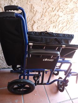 Drive Medical BTR20-B Bariatric heavy duty transport wheelchair blue portable folds nice
