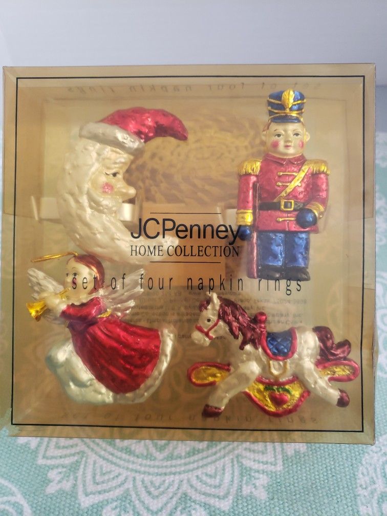 JCPenney 4 Piece Holiday Christmas Napkin Rings Home Collection NIB. Xmas B