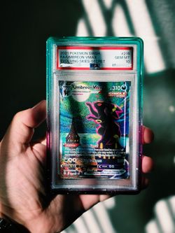 PSA 10 Umbreon VMAX Secret Rare #215 Evolving Skies