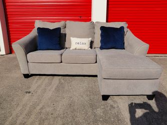 Couch/Lounge (delivery available)