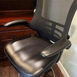 Ergonomic Desk Chair With Arms, Adjustable Height.