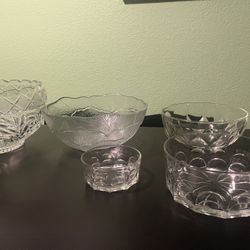 Vintage Glass Serving Bowl Set – 5 Pieces