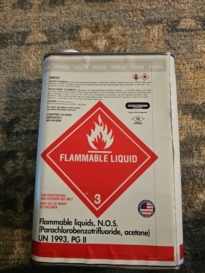 TPO RED PRIMER SOLVENT-BASED FOR TPO ROOFS.