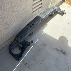 Toyota Tundra front bumper - retainer