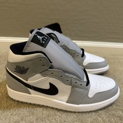 Brand New Jordan 1 Nike Retro Mid Smoke Grey Men’s Size 10