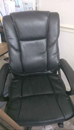 Office L shape table.and a chair
