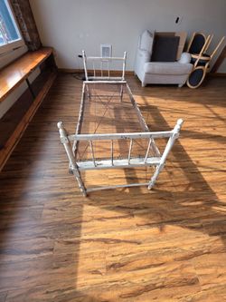 Vintage Iron cast Bed