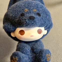 POP BEAN DIMOO Sitting Doberman - MINI Figurine Pajama Dressing POP MART 