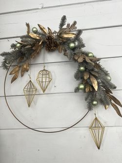 Gold Frame Wreath 
